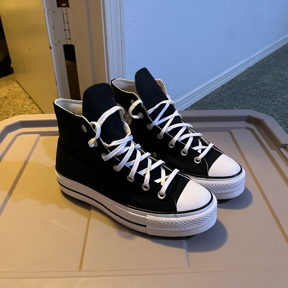 Black Platform converse